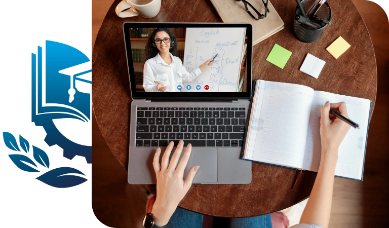 szkolenie na laptopie i robienie notatek