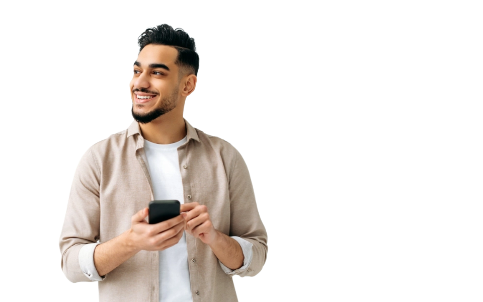 młody mężczyzna z telefonem